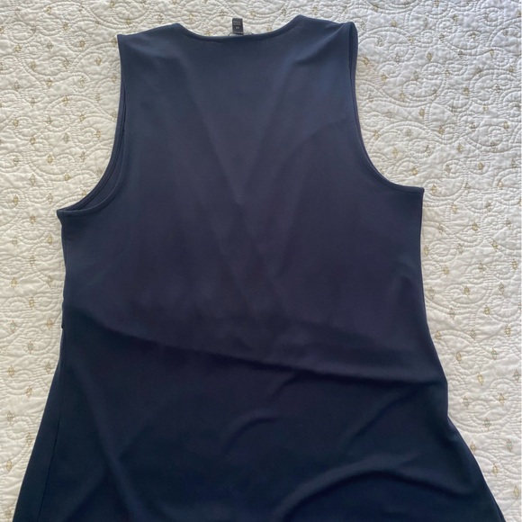 Banana Republic Sleeveless Navy Blouse with Rouching Details- Size M - Picture 4 of 4